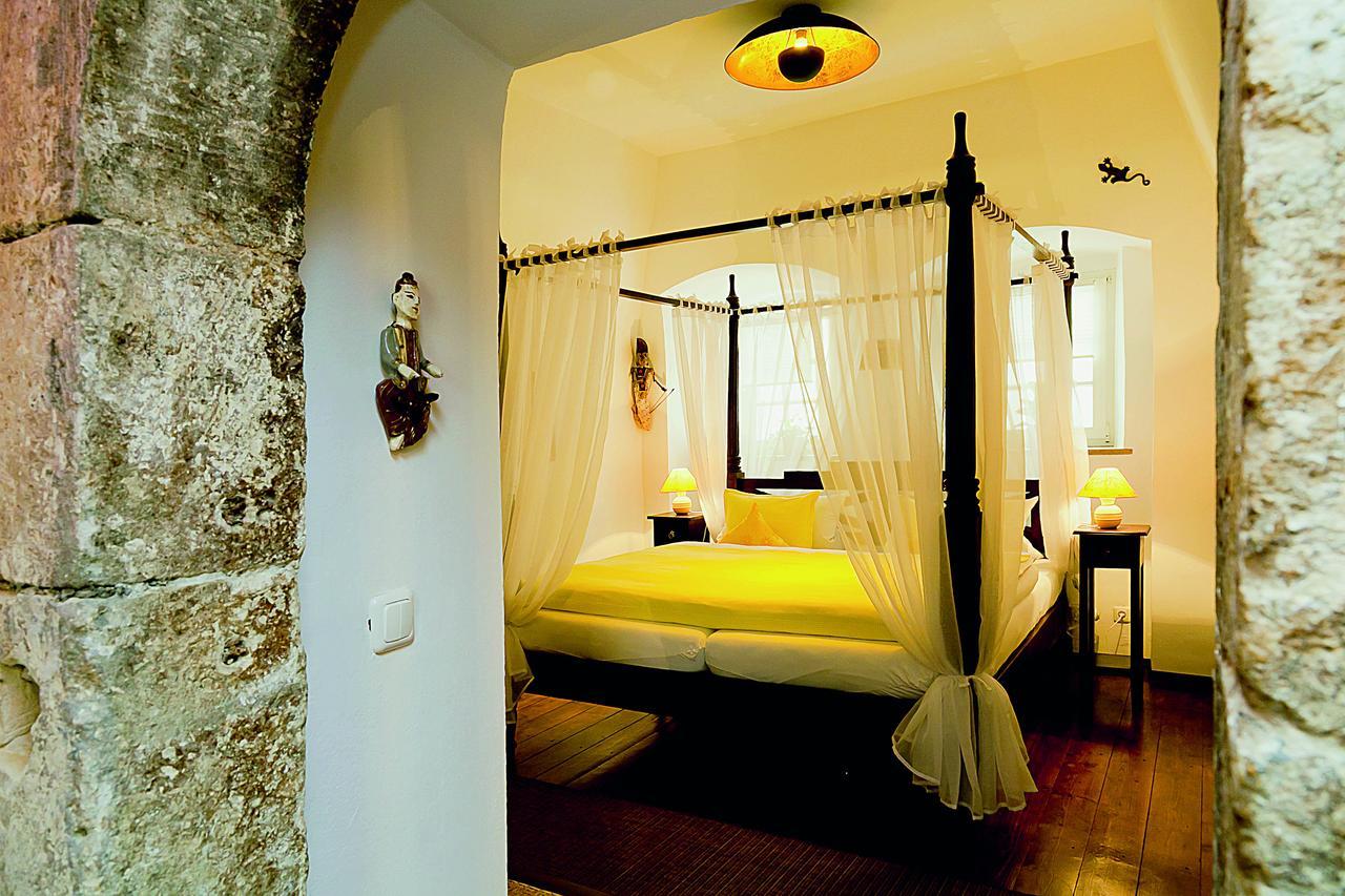 Restaurant Dicker Mann Hotel Zum Blauen Krebs เรเกนส์บวร์ก ภายนอก รูปภาพ