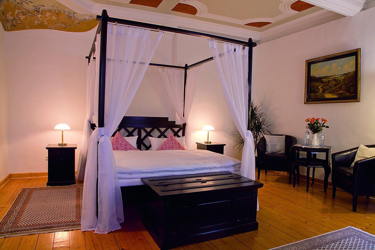 Restaurant Dicker Mann Hotel Zum Blauen Krebs เรเกนส์บวร์ก ภายนอก รูปภาพ