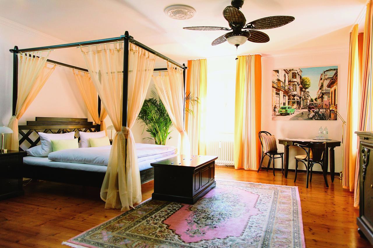 Restaurant Dicker Mann Hotel Zum Blauen Krebs เรเกนส์บวร์ก ภายนอก รูปภาพ