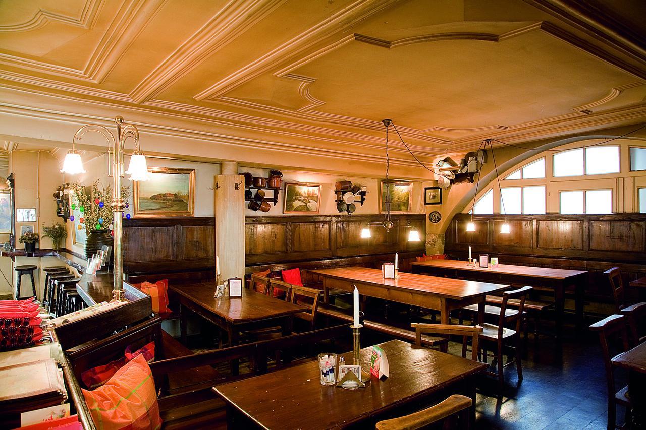 Restaurant Dicker Mann Hotel Zum Blauen Krebs เรเกนส์บวร์ก ภายนอก รูปภาพ
