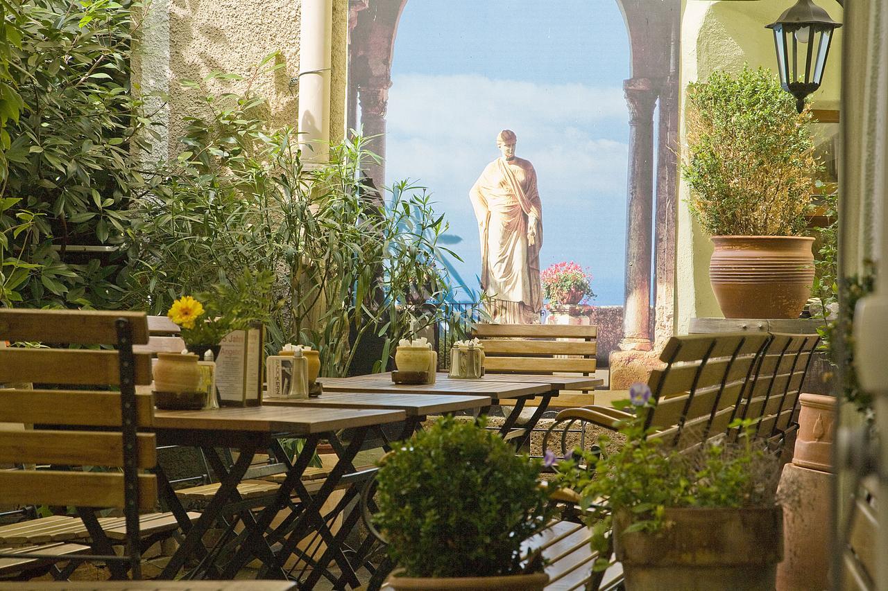 Restaurant Dicker Mann Hotel Zum Blauen Krebs เรเกนส์บวร์ก ภายนอก รูปภาพ